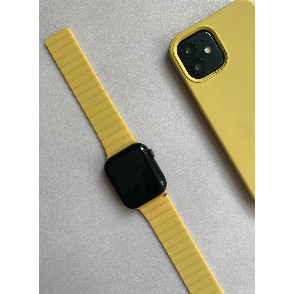 Купить Ремешок Decoded Sillicone Magnetic Traction Strap для Apple Watch 6/ SE/5/4 (44mm) сил.свет-оранж. в интернет-магазине «Цифровое Яблочко» в  Москве, Подмосковье за наличные, по безналу, бонусами Спасибо, в рассрочку.