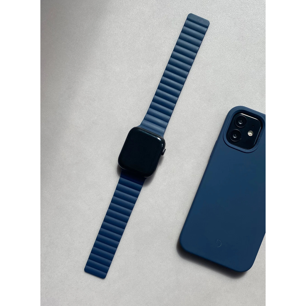 Купить Ремешок Decoded Sillicone Magnetic Traction Strap для Apple Watch  6/SE/5/4 (44mm) силиликон, синий в интернет-магазине «Цифровое Яблочко» в  Москве, Подмосковье за наличные, по безналу, бонусами Спасибо, в рассрочку.